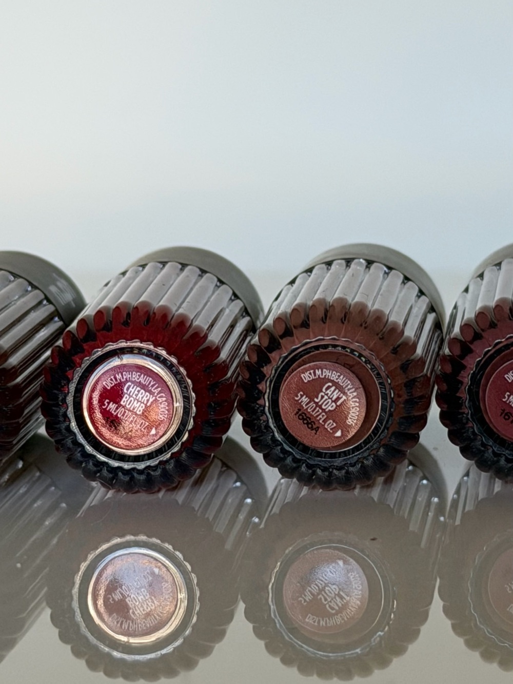 TOP COAT HYDRATING LIP GLOSS
– Deep Berry & Brown Shades (5 lip oil) - Picture 3 of 4